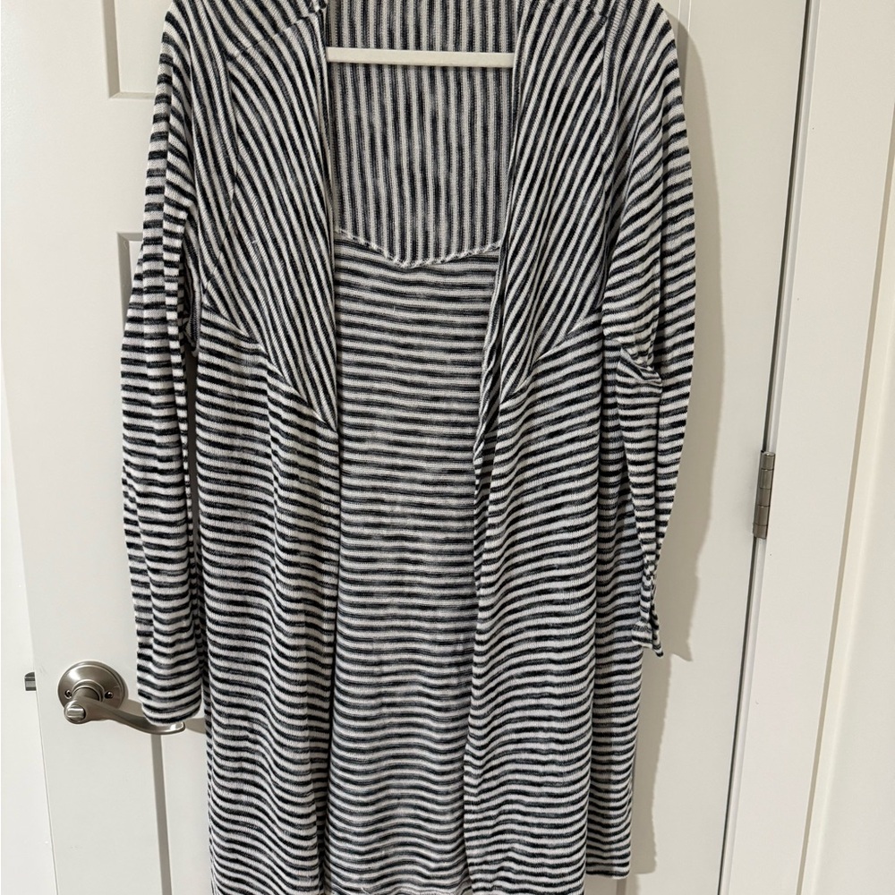 Philosophy Women's Sweater - Black and White Stripes